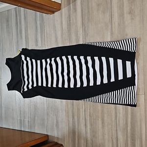 Long sleeveless dress